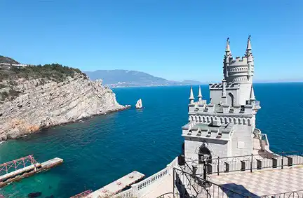 ЦБ ввел в оборот посвященную Крыму и Севастополю банкноту