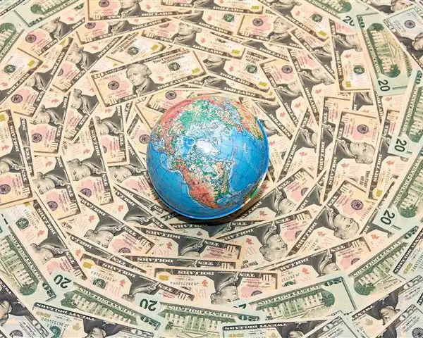 ЦБ разрешил переводить до 50 тысяч долларов за рубеж