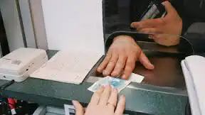Вкладчикам украинских банков в Крыму компенсируют потери