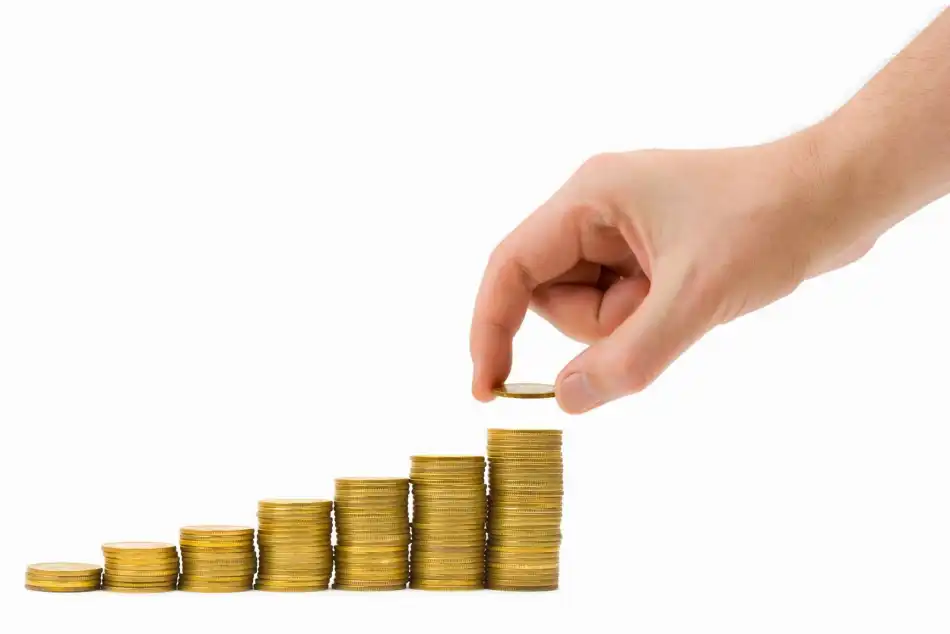 В октябре средняя ставка по краткосрочным вкладам снизилась на 0,24%